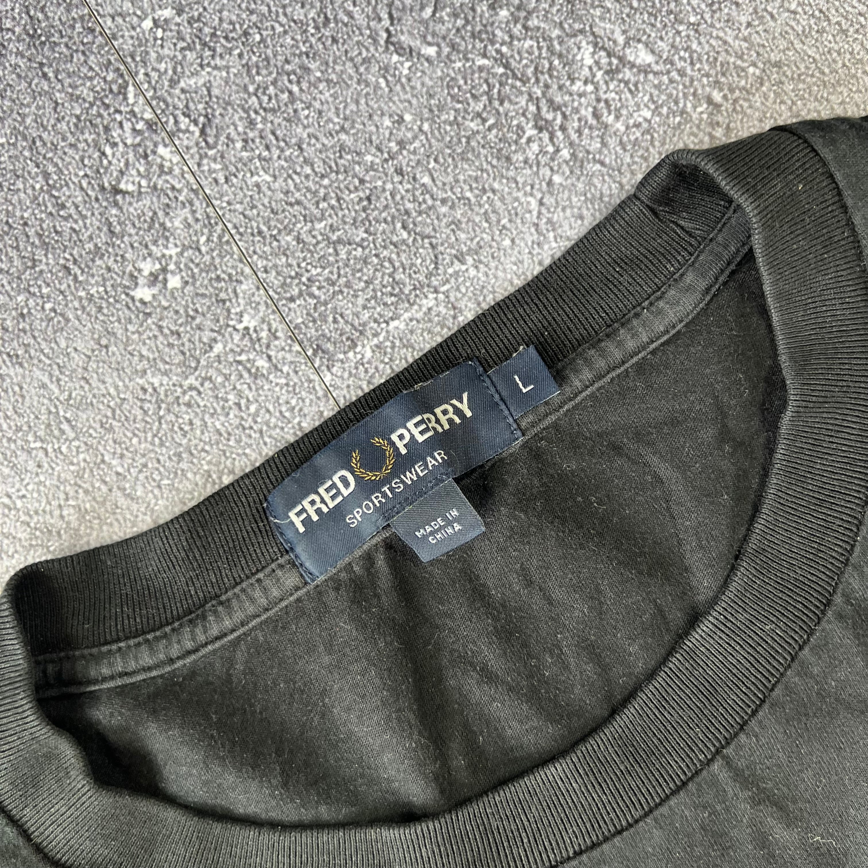 Fred Perry Tshirt (L)