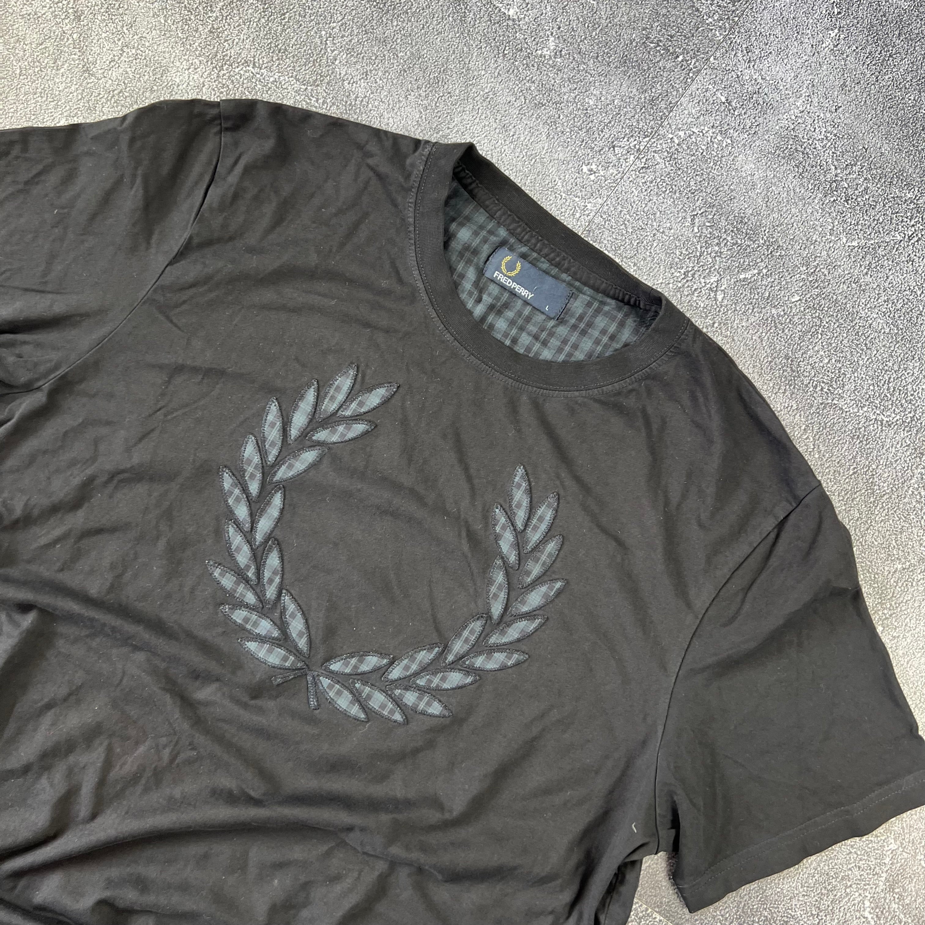 Fred Perry Tshirt (L)