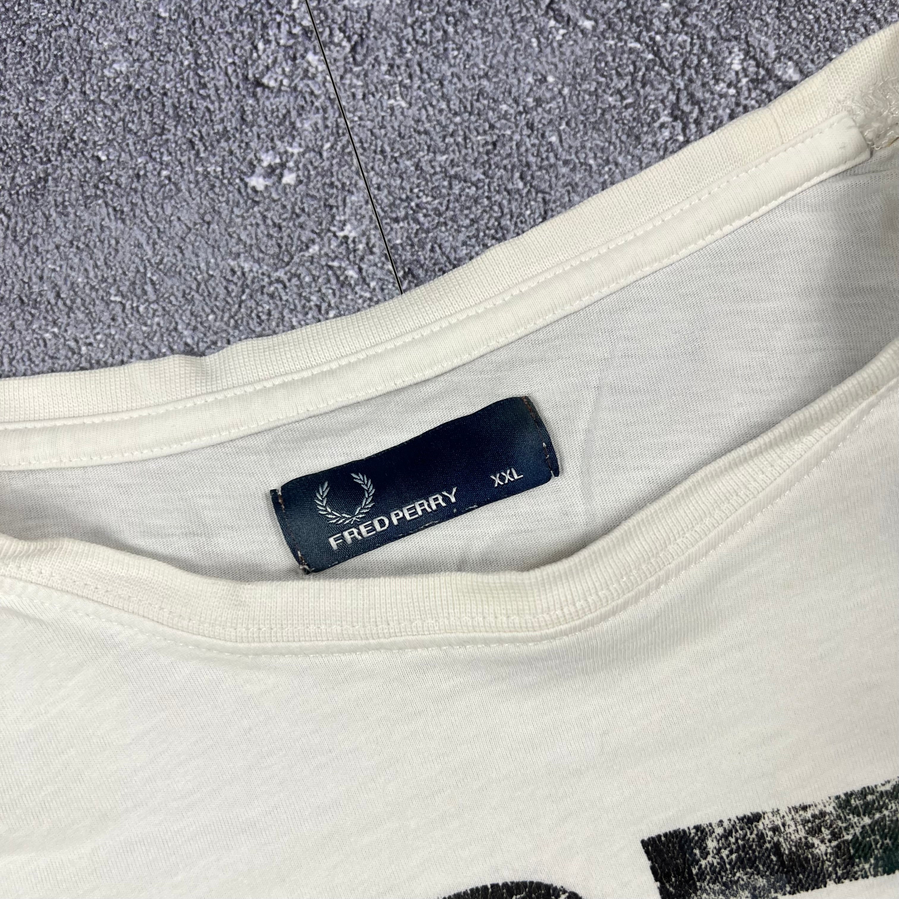 Fred Perry Tshirt (XXL)