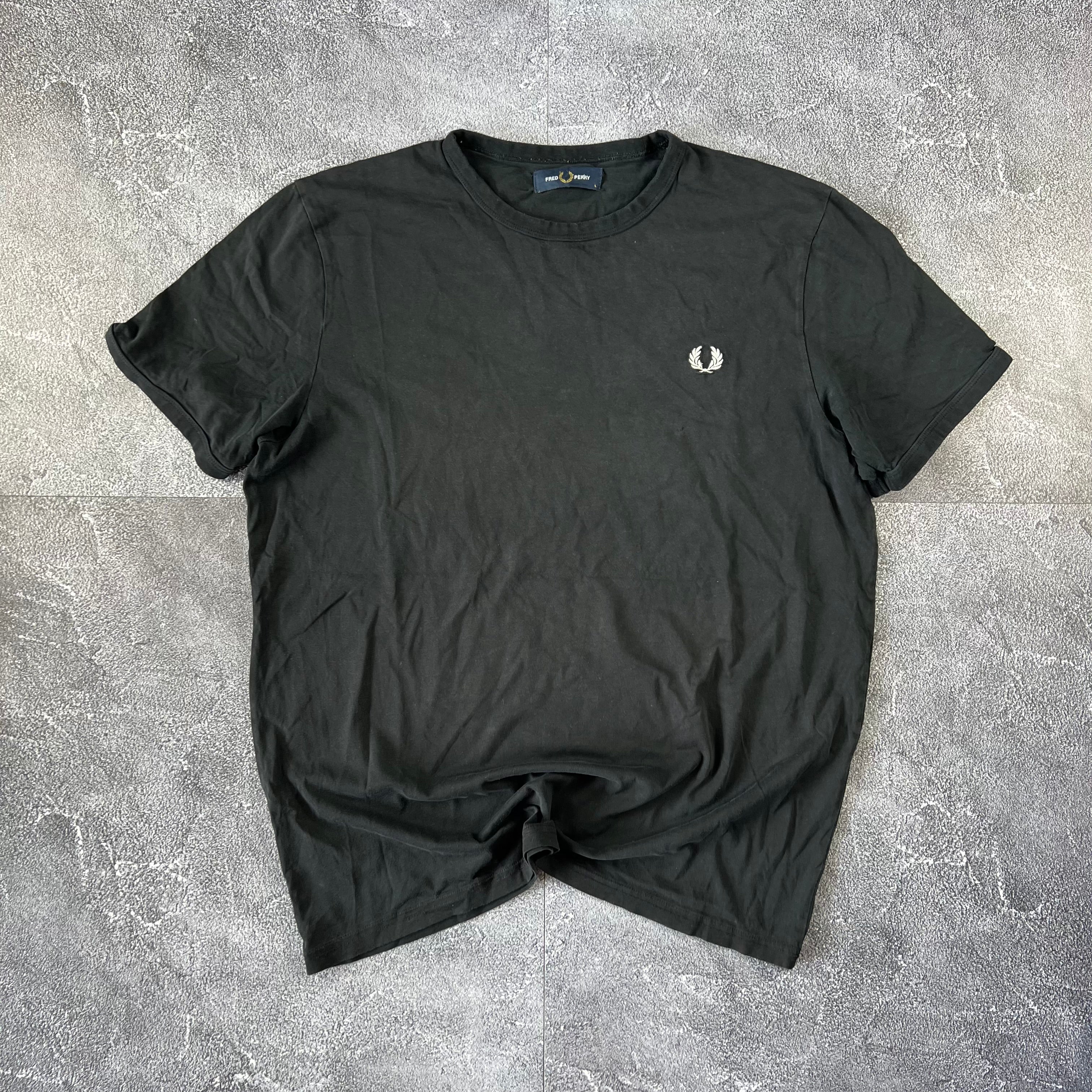 Fred Perry Tshirt (L)