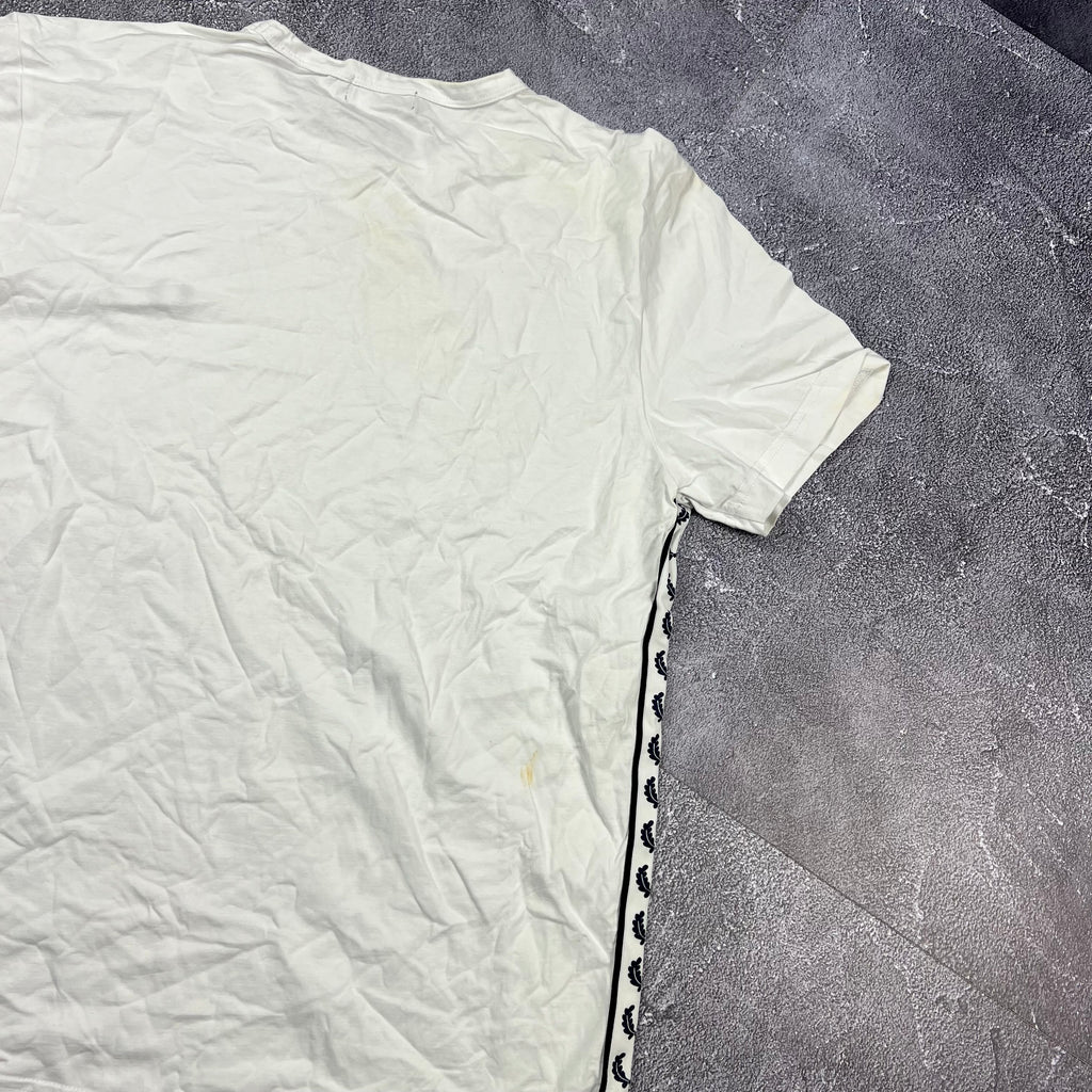 Fred Perry Tshirt (L)