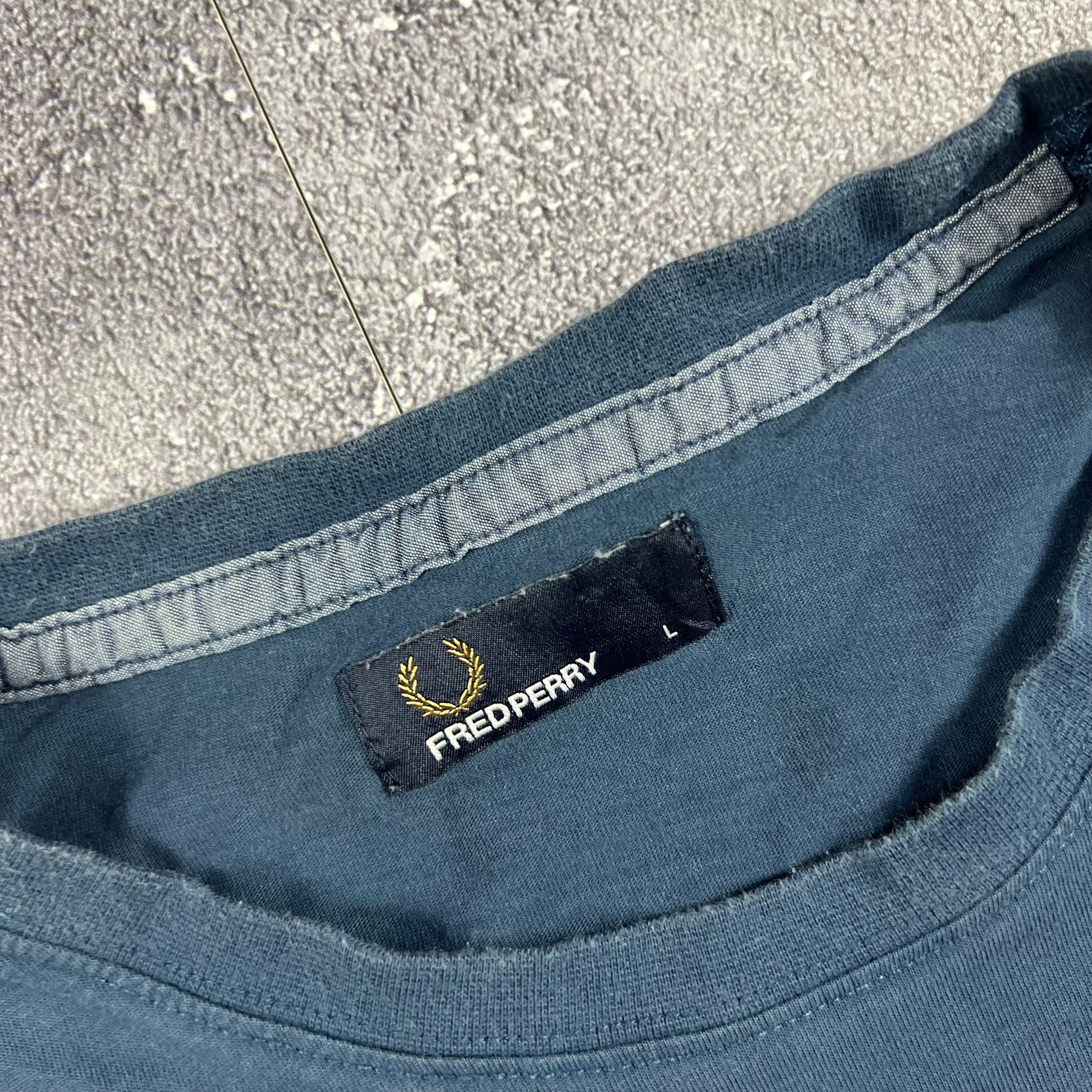 Fred Perry Tshirt (L)