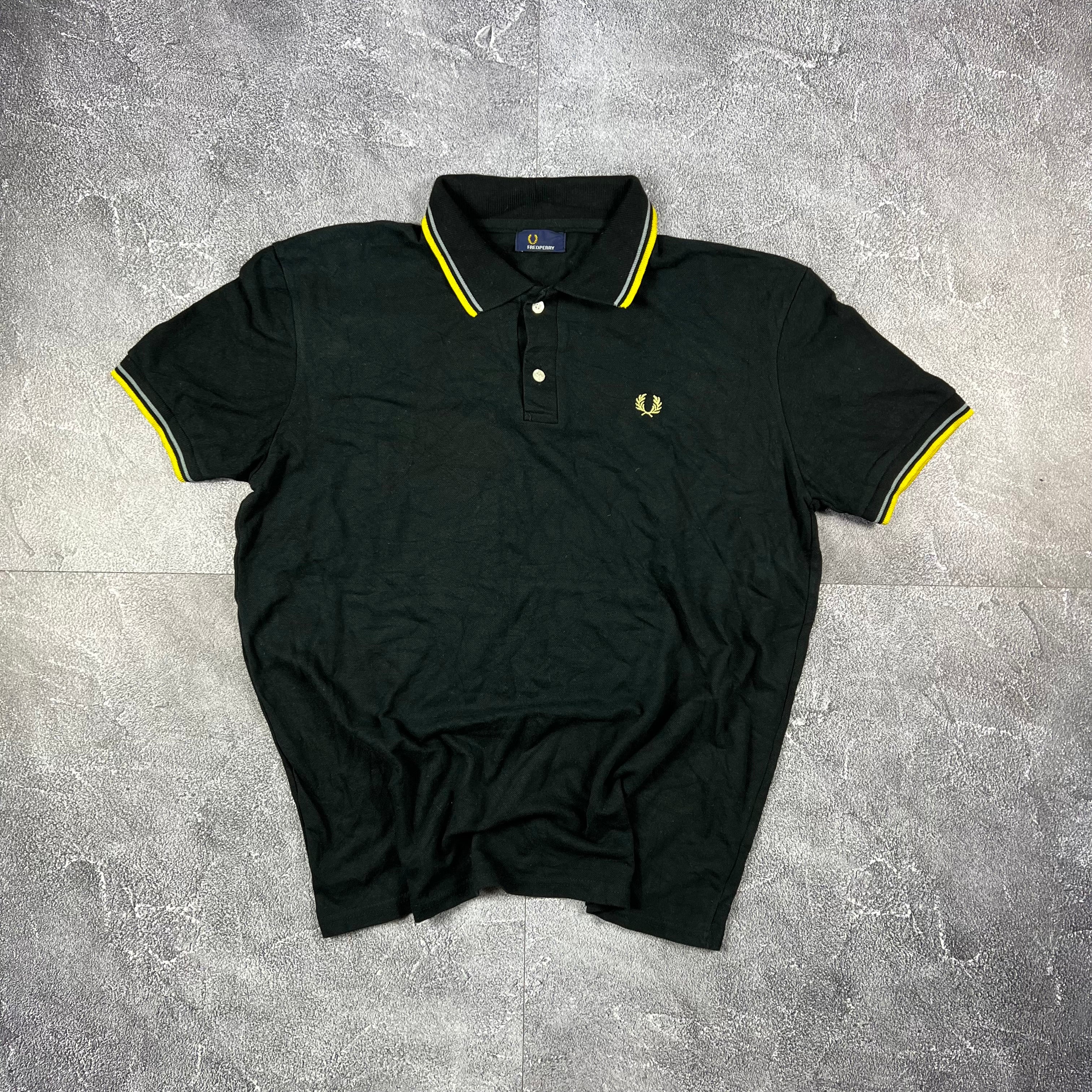 Fred Perry Poloshirt (L)