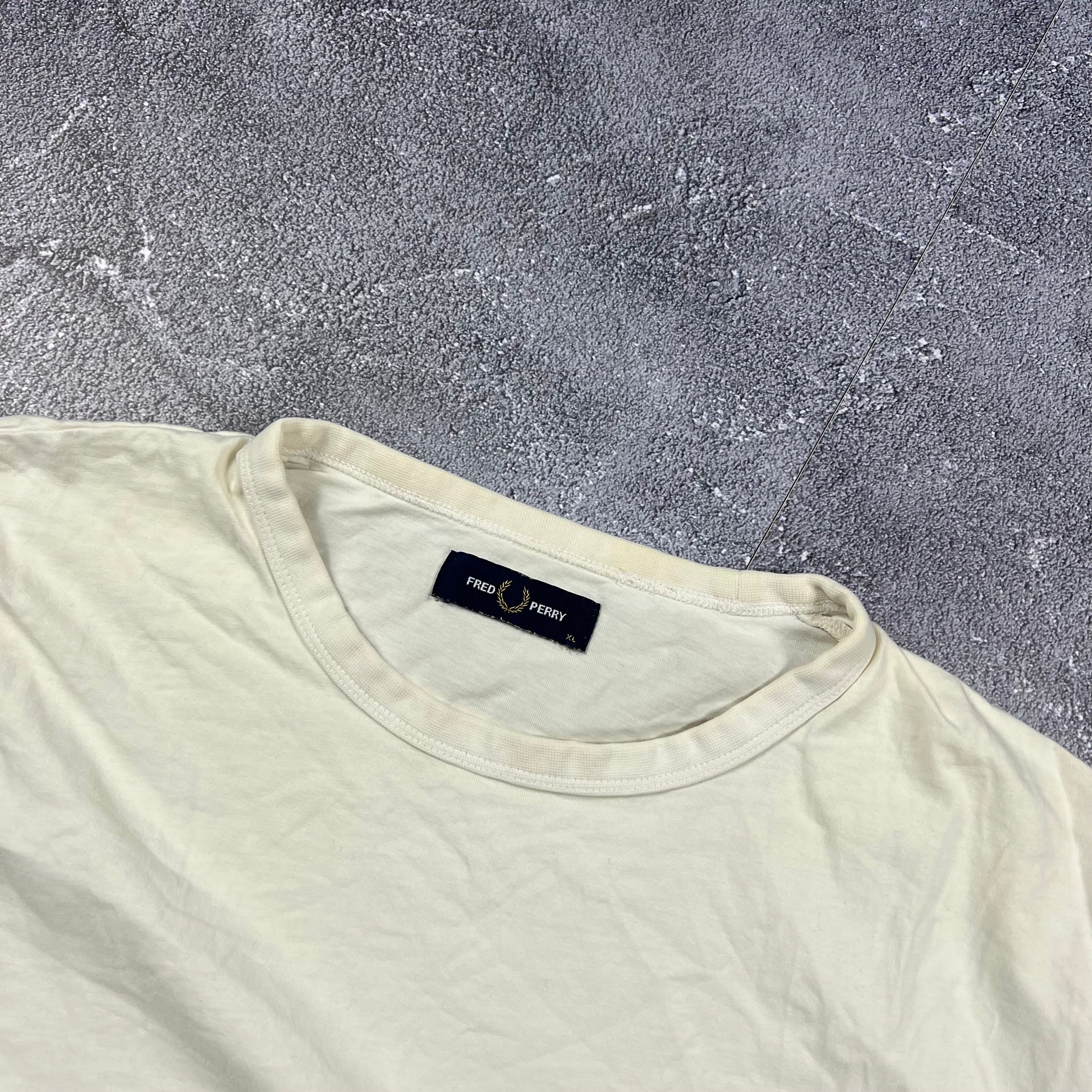 Fred Perry Tshirt(XL)