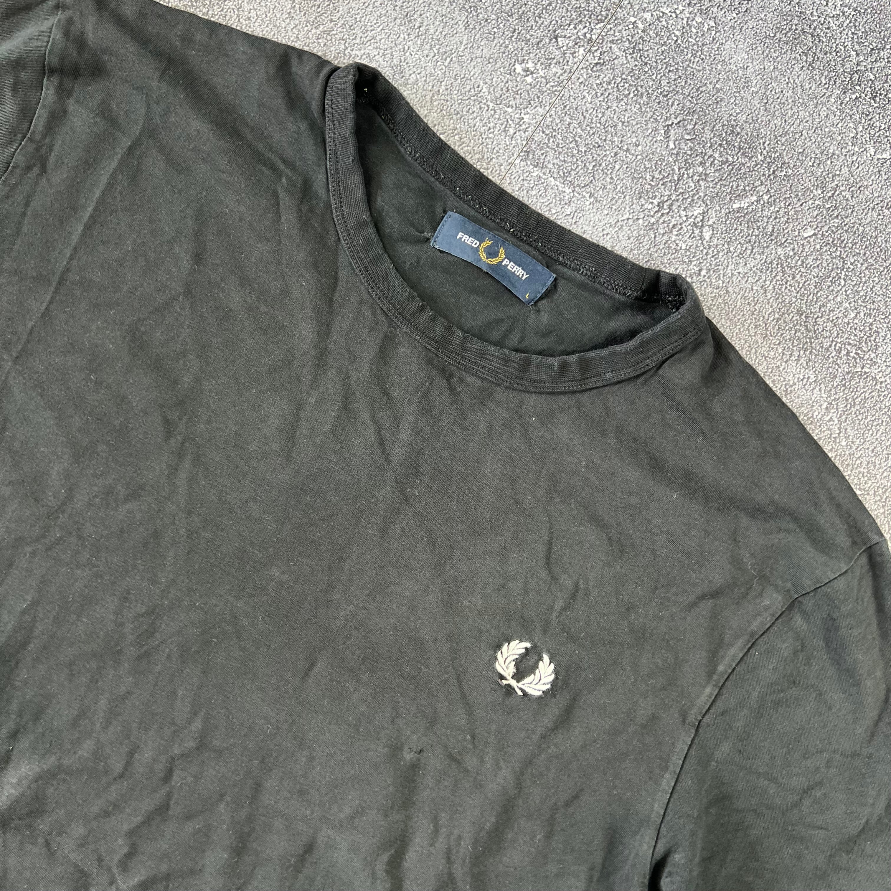 Fred Perry Tshirt (L)