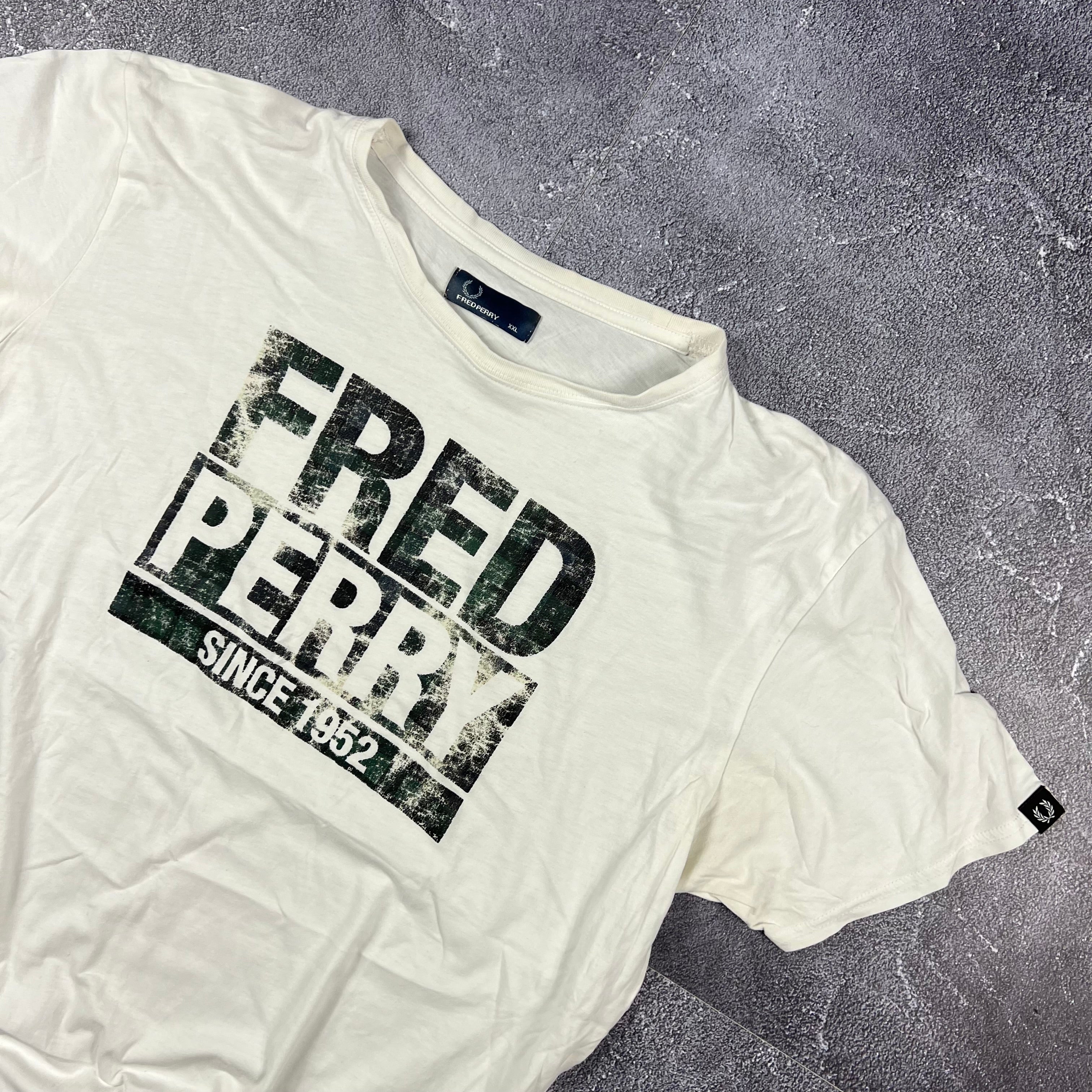 Fred Perry Tshirt (XXL)