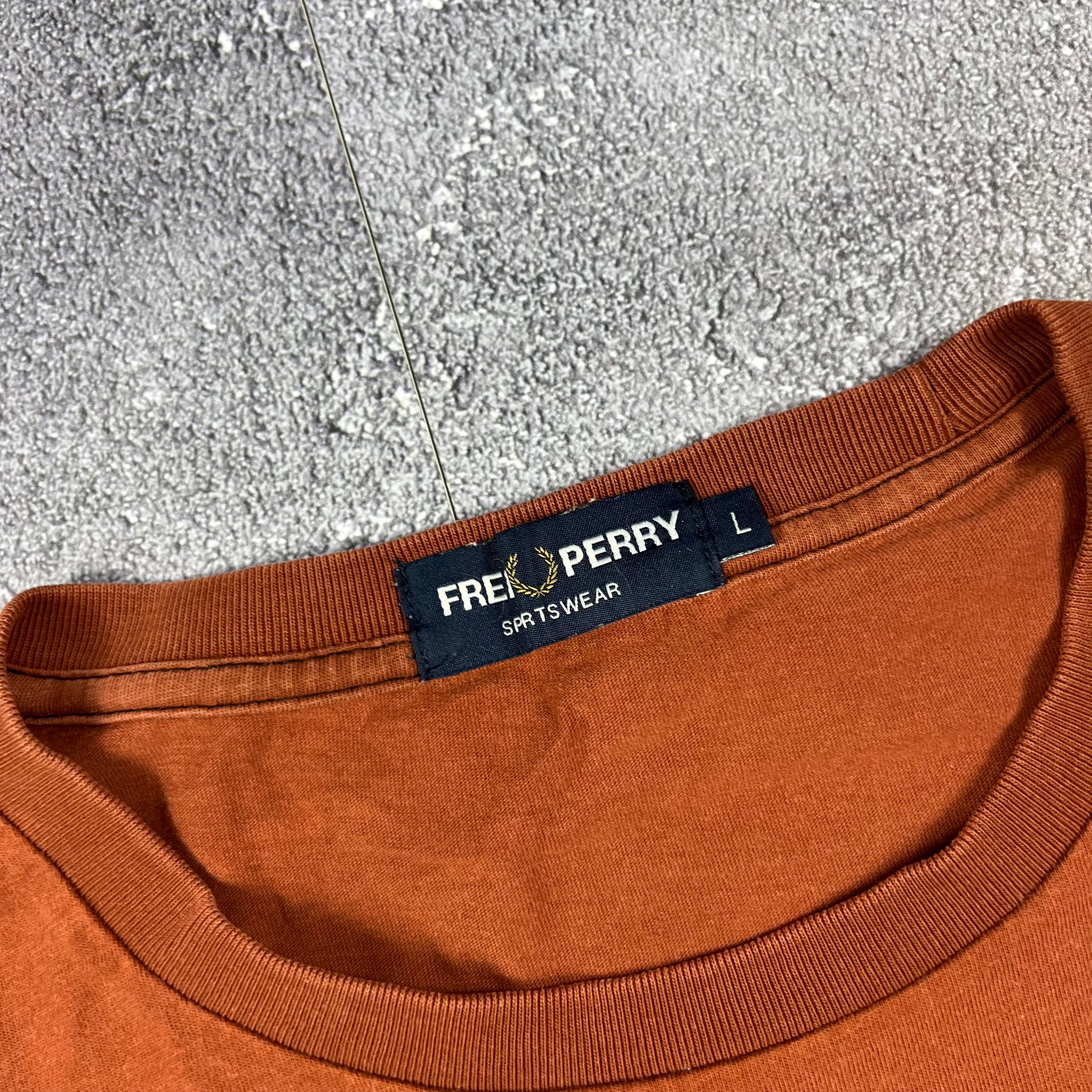 Fred Perry Tshirt (L)