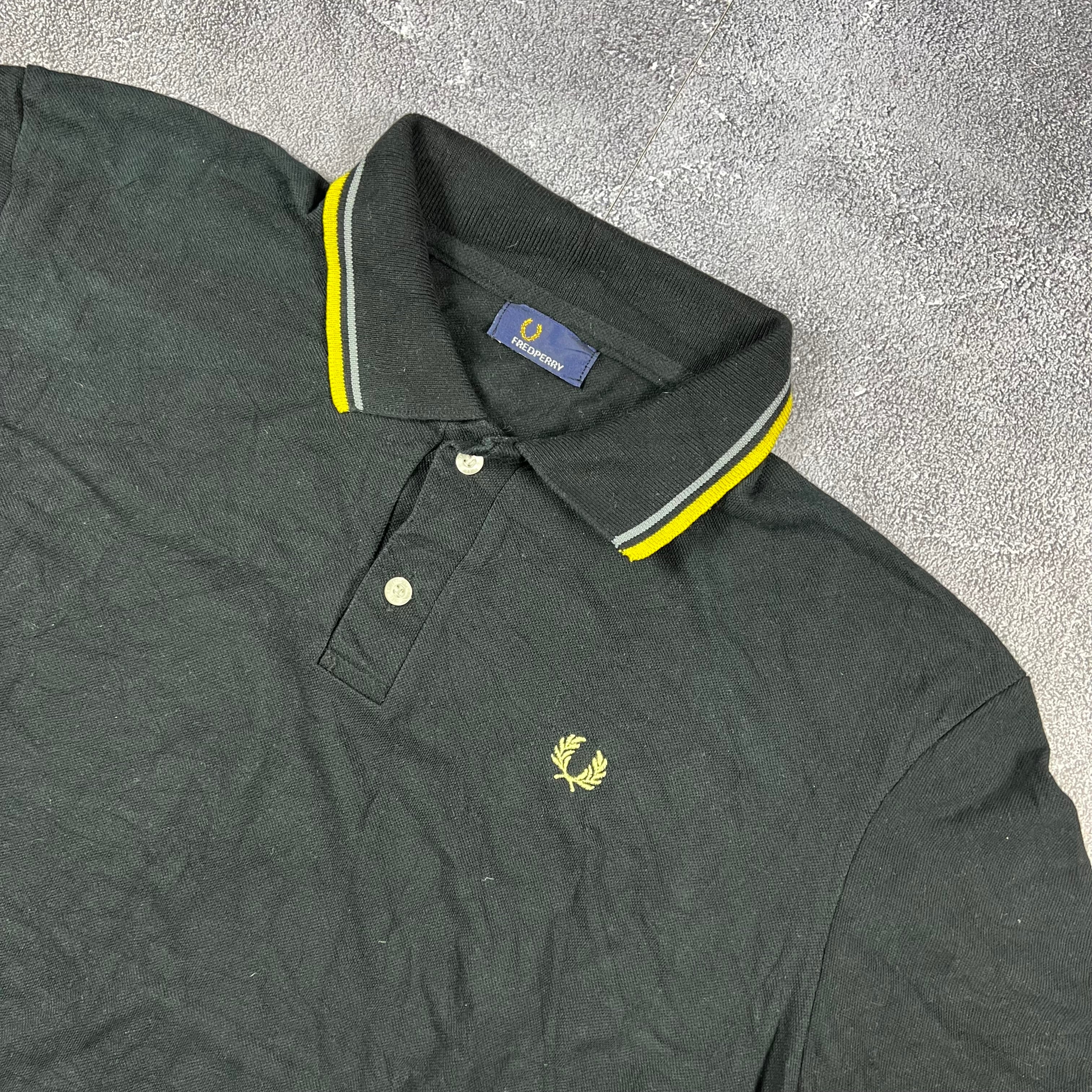 Fred Perry Poloshirt (L)